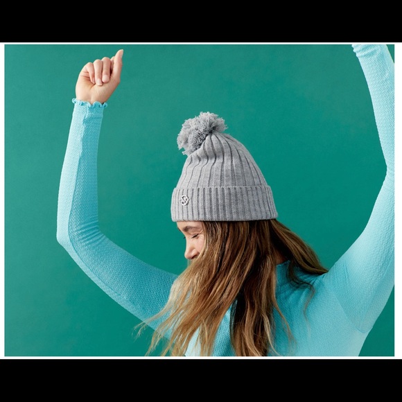 Michael Kors Beanie Hat with Pom - Picture 4 of 9